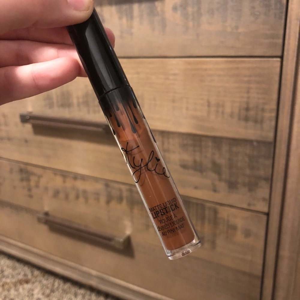 Liquid lipstick